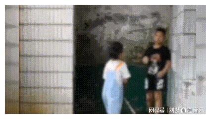 看吃瓜憋笑视频的人是谁,揭秘看吃瓜憋笑视频的神秘人群