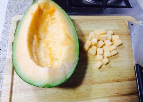 黄皮哈密瓜推荐吃吗视频,视频揭秘口感与营养双重享受