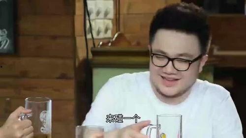 路人沉迷吃瓜视频大全,路人沉迷吃瓜视频大全，揭秘网络热点背后的真相